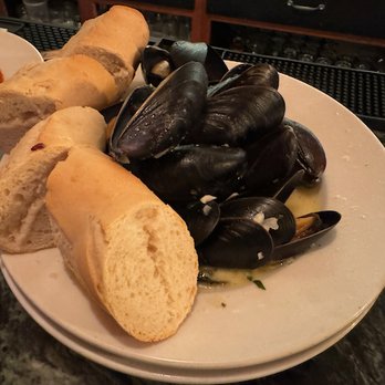 The Woods House Historic Pub - Shallot Bree Mussels (w/ warm bread) - Pubs Near Me - Pittsburgh, Pennsylvania The Woods House Historic Pub - Shallot Bree Mussels (w/ warm bread) - Pubs Near Me - Pittsburgh, Pennsylvania