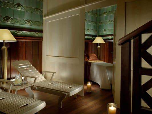 Art Deco Imperial Hotel by null