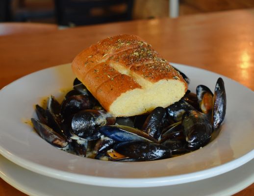 Harpoon Larry's Fish House & Oyster Bar by null
