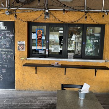 Korean Kitchen - Outdoor Dining Area - Korean Near Me - North Miami Beach, Florida