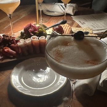 Killer Queens - Whiskey Sour & Charcuterie Board - Lounges Near Me - Riverside, California