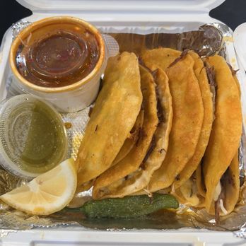 Tacos El Goloso - Birria Plate - Mexican Near Me - Torrance, California Tacos El Goloso - Birria Plate - Mexican Near Me - Torrance, California