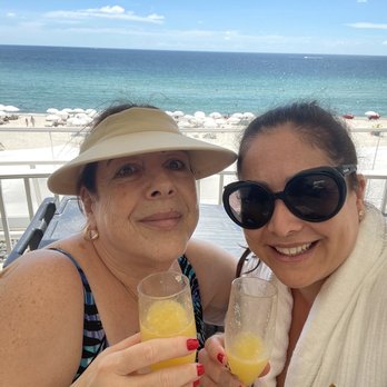Aquanox Spa - Pool bar with a view - Day Spas Near Me - Sunny Isles Beach, Florida