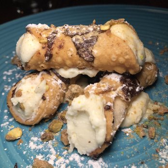Prato 850 - Cannoli - Gastropubs Near Me - Commack, New York