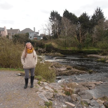 Quill's Woollen Market - water creek in Sneem in my Quills Aran sweater - Kitchen & Bath Near Me Quill's Woollen Market - water creek in Sneem in my Quills Aran sweater - Kitchen & Bath Near Me