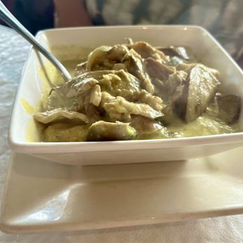 Maile's Thai Bistro - Green curry with chicken - Thai Near Me - Honolulu, Hawaii
