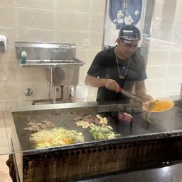 Highlight, choosing our own raw ingredients and watching them grilled up with spices we specified. Highlight, choosing our own raw ingredients and watching them grilled up with spices we specified.