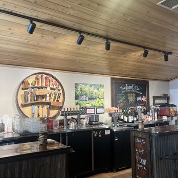 Barrel 33 - Wine Tasting Room Near Me - Big Bear Lake, California