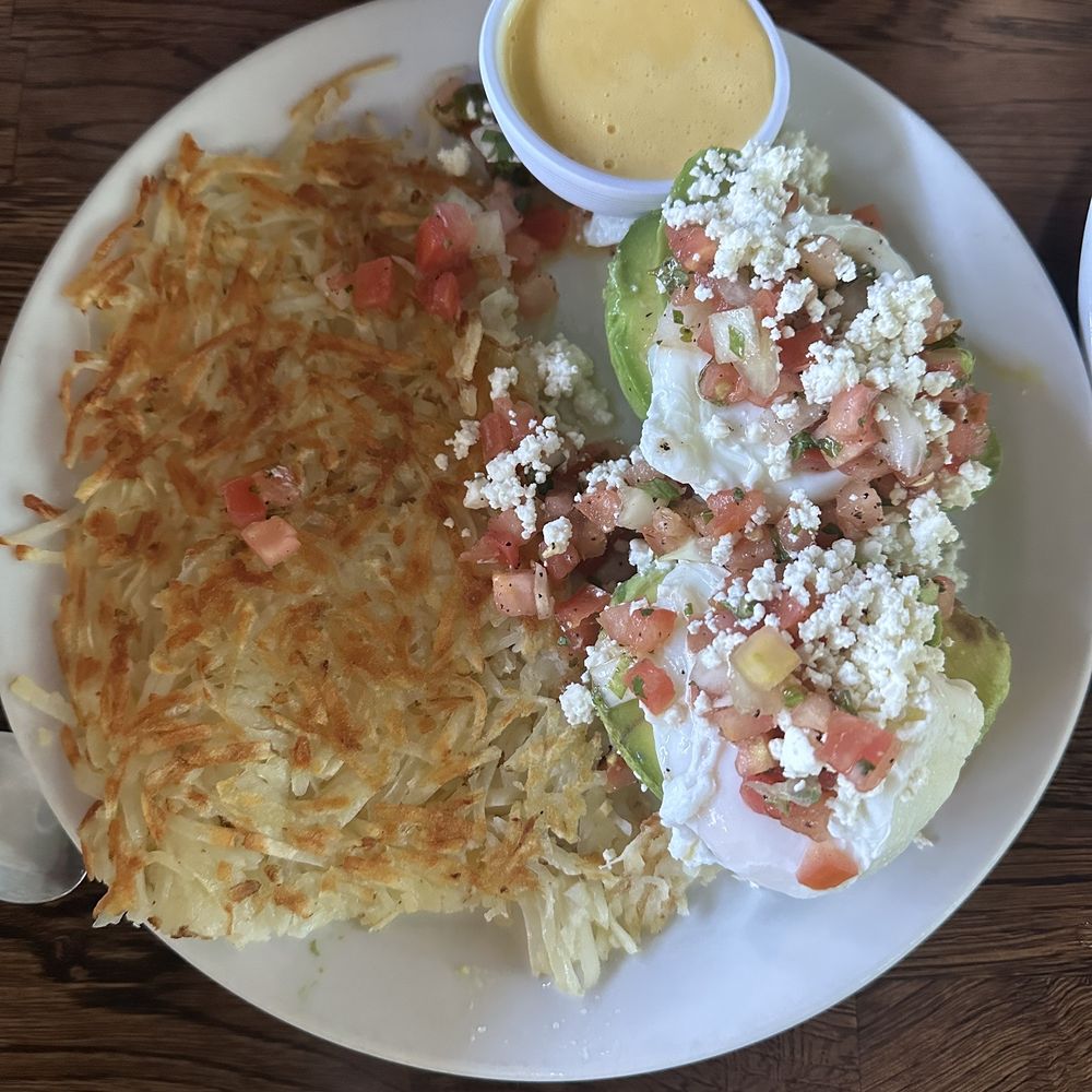 Over Easy - Paradise Valley - Avocado eggs Benedict with hash browns. - Breakfast & Brunch Near Me - Phoenix, Arizona Over Easy - Paradise Valley - Avocado eggs Benedict with hash browns. - Breakfast & Brunch Near Me - Phoenix, Arizona