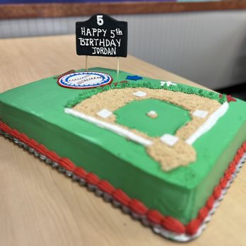 Amia Bakery - Custom Cake Design - Baseball Diamond / Field. Cookies & Cream flavor. Cost ~$200 - Bakeries Near Me - Newark, California