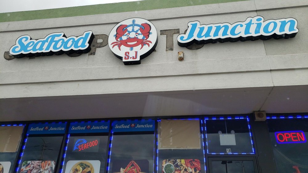 SEAFOOD JUNCTION Updated October 2024 5401 S Wentworth Ave, Chicago