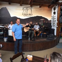 Casa Rio Bar & Restaurante - The band right in front of the beautiful rio mountains