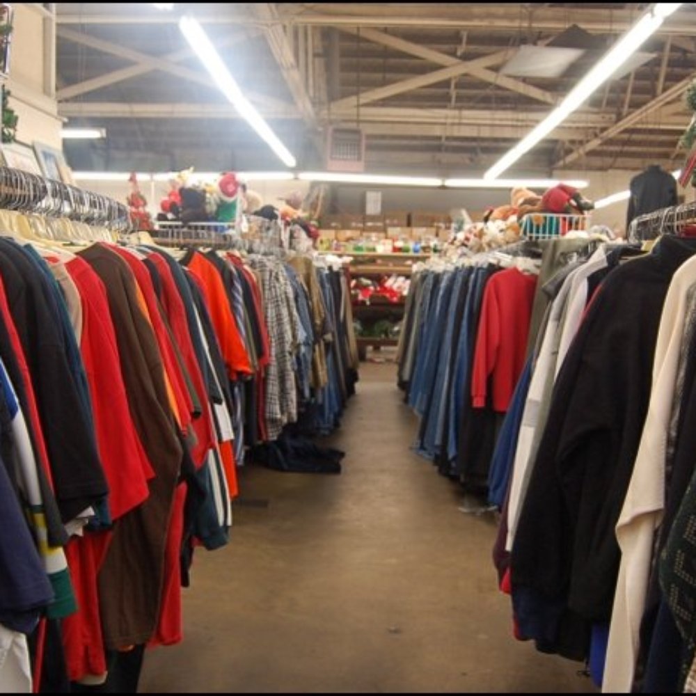 Valley veterans thrift - Men's Section @ D.A.V. Thrift - Thrift Stores Near Me - Fresno, California Valley veterans thrift - Men's Section @ D.A.V. Thrift - Thrift Stores Near Me - Fresno, California