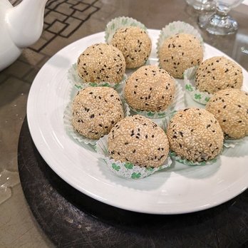 Sun Sui Wah Seafood Restaurant - Deep fried sesame balls with black sesame past - Seafood Near Me - Richmond, British Columbia