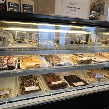 Stowe Bee Bakery & Cafe - baked goods - Coffee & Tea Near Me - Stowe, Vermont Stowe Bee Bakery & Cafe - baked goods - Coffee & Tea Near Me - Stowe, Vermont