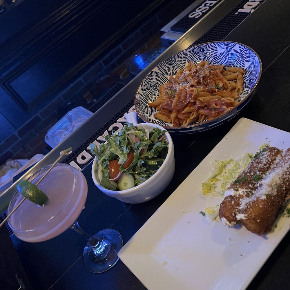 Cosmopolitan, Jumbo Mozzarella sticks, Penne Arrabbiata, Side Sald Cosmopolitan, Jumbo Mozzarella sticks, Penne Arrabbiata, Side Sald