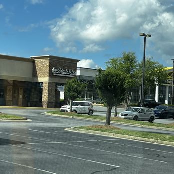 la Madeleine - Plenty of parking even for trucks on the front! - Bakeries Near Me - Duluth, Georgia la Madeleine - Plenty of parking even for trucks on the front! - Bakeries Near Me - Duluth, Georgia