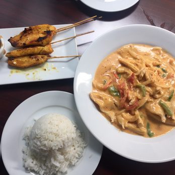 Emmanuel Thai Restaurant - Panang curry, chicken satay - Thai Near Me - Albany, New York