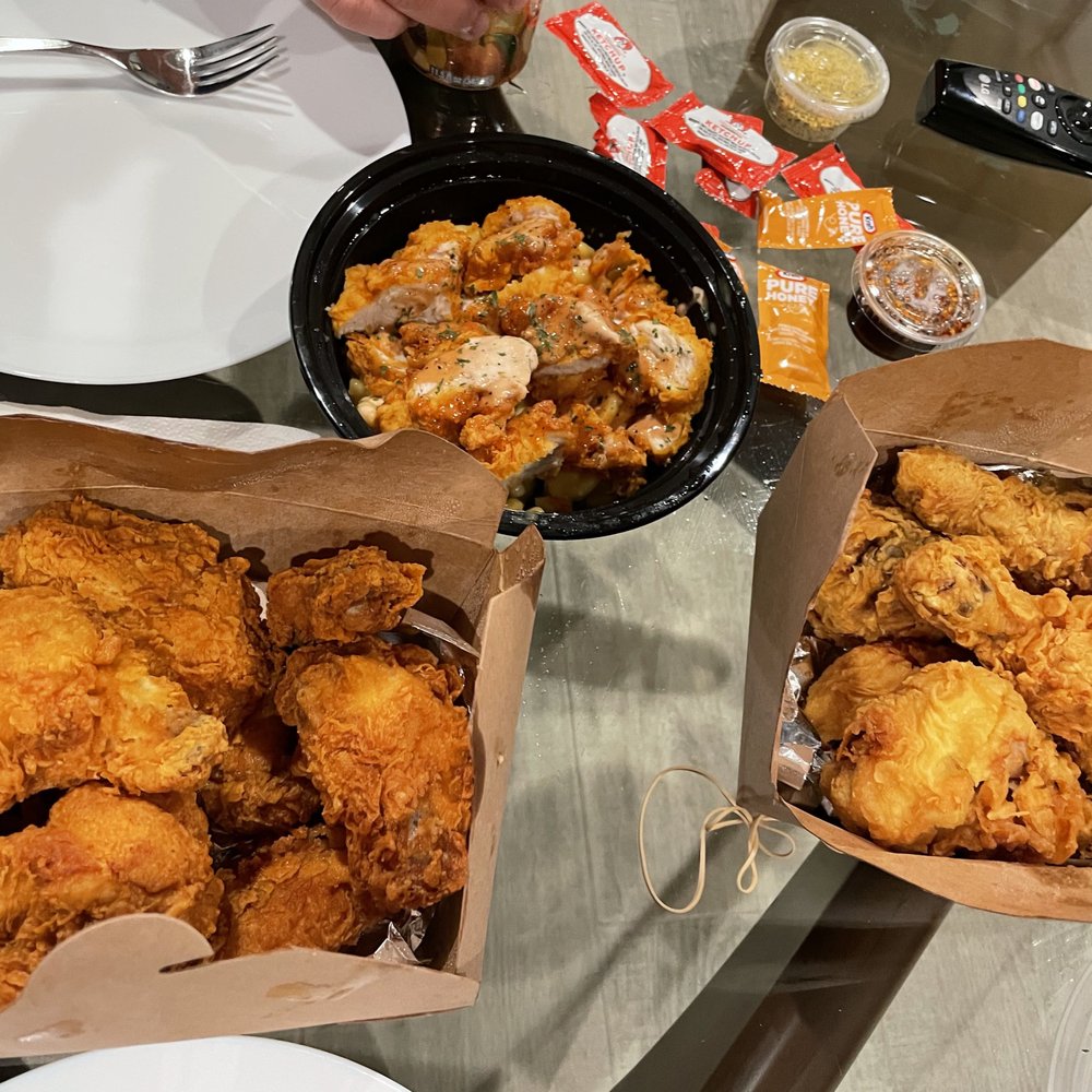 Legend Hot Chicken - 7 wings (hot), 5 drumsticks (original crispy), and loaded tender mac + cheese. A la carte flavors - lemon pepper and honey bee. - Chicken Shop Near Me - Stanton, California Legend Hot Chicken - 7 wings (hot), 5 drumsticks (original crispy), and loaded tender mac + cheese. A la carte flavors - lemon pepper and honey bee. - Chicken Shop Near Me - Stanton, California