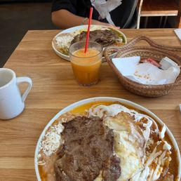 chilaquiles with steak