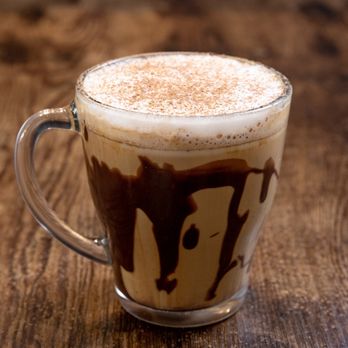Todo Massas - Mochaccino Artesanal Café espresso intenso mezclado con leche vaporizada y un toque de chocolate, coronado con espuma suave y espolvoreado - Venezuelan Near Me - Orlando, Florida