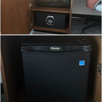 Courtyard by Marriott Montreal Laval - Microwave, safe and fridge - Hotels Near Me - Laval, Quebec