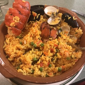 La Pollera Colorada - Paella Marinara con langosta - Colombian Near Me - Clearwater, Florida La Pollera Colorada - Paella Marinara con langosta - Colombian Near Me - Clearwater, Florida