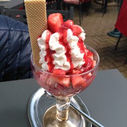La Rosa - Erdbeerbecher