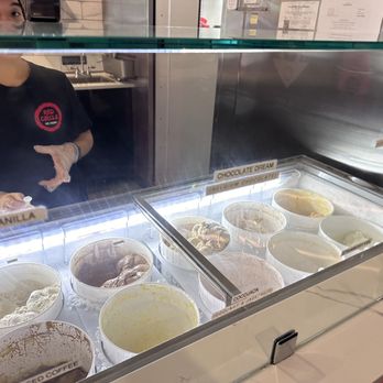 Red Circle Ice Cream - Pearland - Desserts Near Me - Pearland, Texas