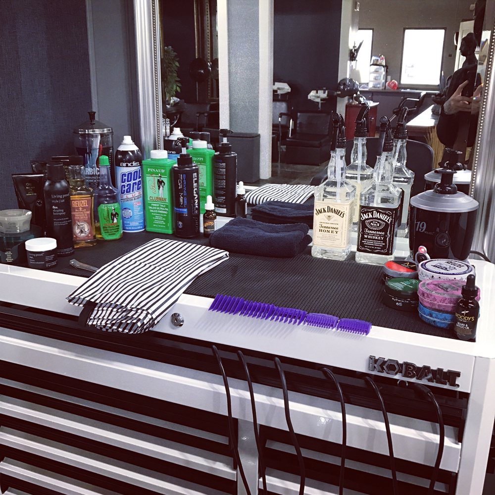Gorgon Barbers Logo