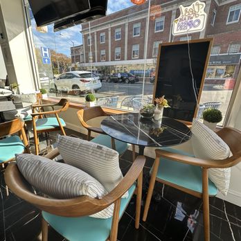 Cozy Corner Cafe - Seating - Desserts Near Me - Englewood, New Jersey