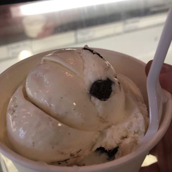 Moo Moo's Creamery - Chocolate chip - Ice Cream & Frozen Yogurt Near Me - Cold Spring, New York