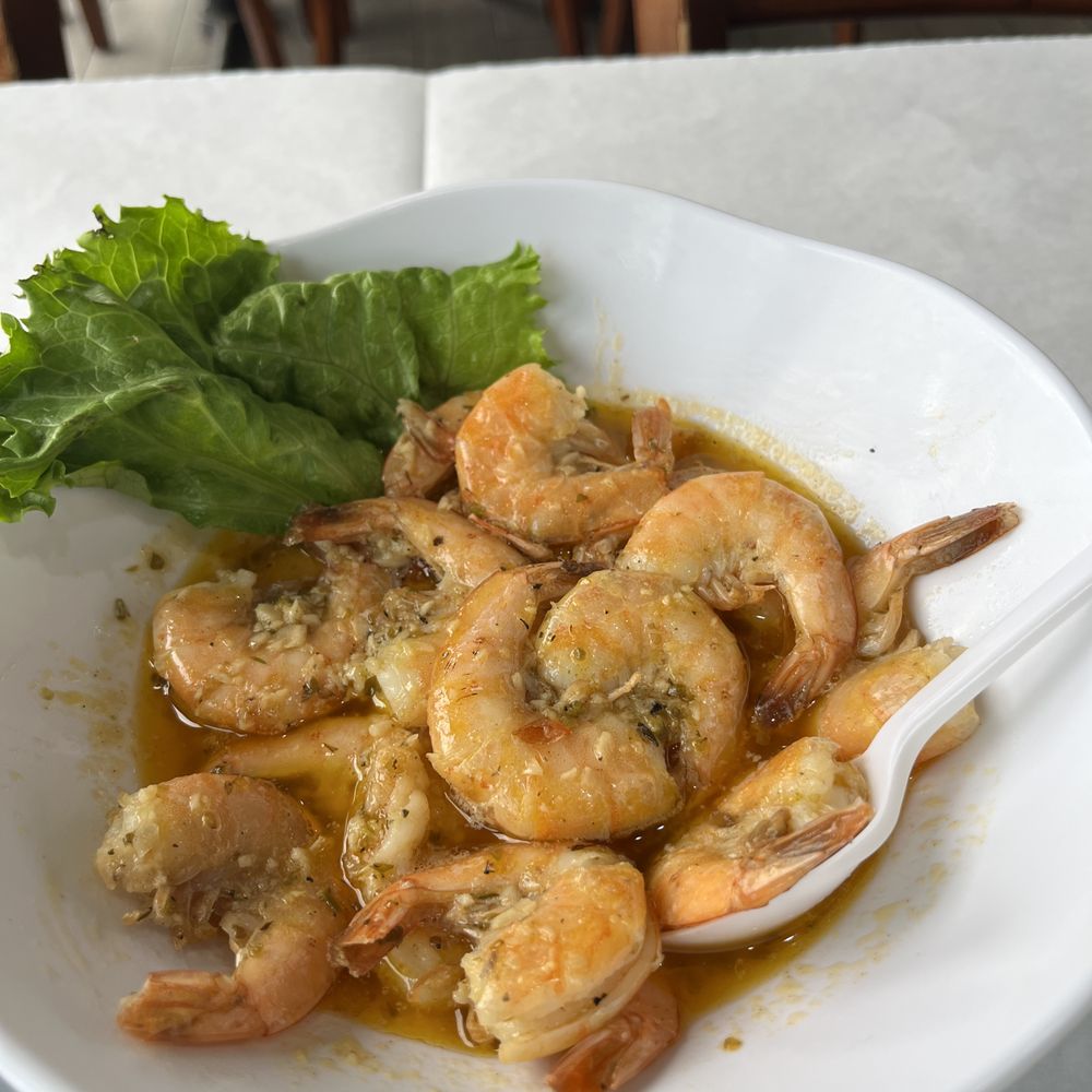 Large shell-on shrimp Large shell-on shrimp
