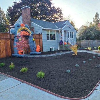 Tru Terras Landscaping - Installed some gravel pathways with stepping stones planted some plants we put edging around the home layad down mulch. - Fences & Gates Near Me - Snohomish, Washington Tru Terras Landscaping - Installed some gravel pathways with stepping stones planted some plants we put edging around the home layad down mulch. - Fences & Gates Near Me - Snohomish, Washington