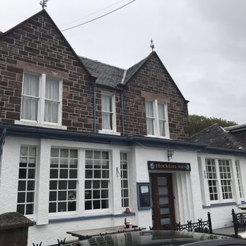 Plockton Inn - Front of Hotel & Pub - Seafood Near Me - Kyle, HLD Plockton Inn - Front of Hotel & Pub - Seafood Near Me - Kyle, HLD