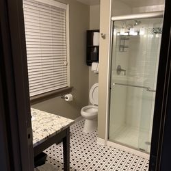 The Bolling Wilson Hotel, Ascend Hotel Collection - Bathroom