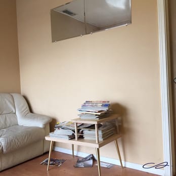 Absolute Auto Glass - waiting room (1) - Auto Glass Services Near Me - Sacramento, California