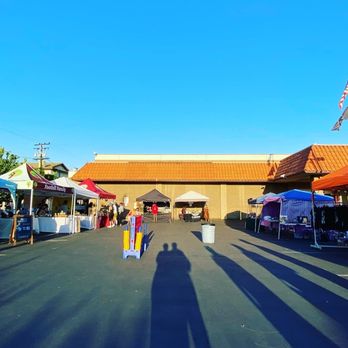 Howlin Night Market - Flea Markets Near Me - San Gabriel, California
