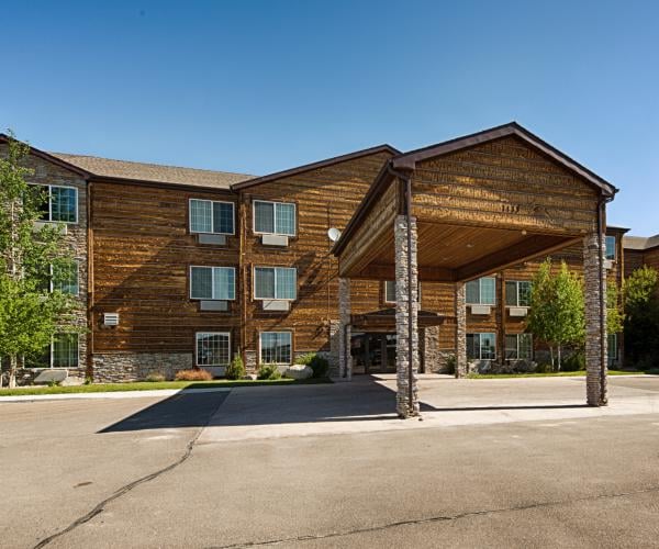 HIGH COUNTRY SUITES Updated September 2024 1133 W. Pine St Hwy 191