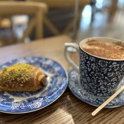 maman - Pistachio chocolate croissant and chai latte