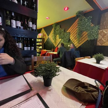 Armaha - Inside - Restaurants Near Me - Lisbon, 11