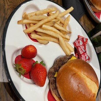 Barnwood - Manteca - Kids cheeseburger - Barbeque Near Me - Manteca, California