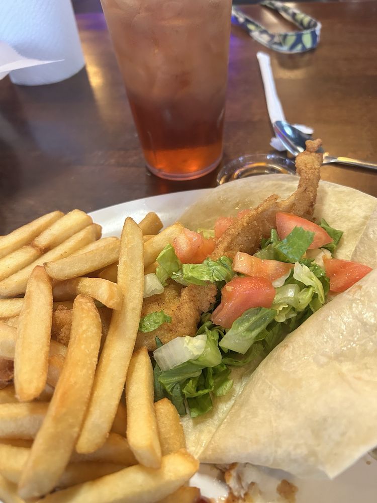 Good Fellas Seafood Hut & Bar