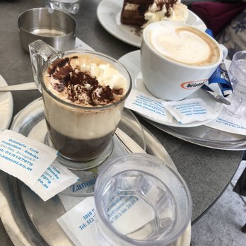 Zanoni & Zanoni - American coffee with cream in front then a cappuccino followed by the torte - Ice Cream & Frozen Yogurt Near Me - Vienna, 9