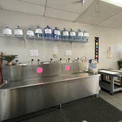 Pure Water & Ice - regular water station
