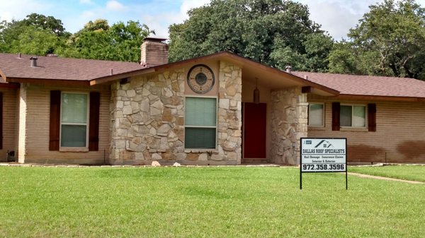 Dallas Roof Specialists Logo