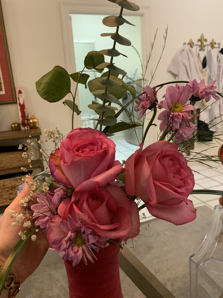 HENDERSON’S FLOWER SHOP Updated October 2024 1015 Desiard St