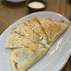 Don Q’s Cantina - Pequeño quesadilla