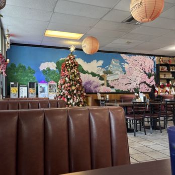 Ami Sushi - Dining area - Sushi Bars Near Me - El Cajon, California