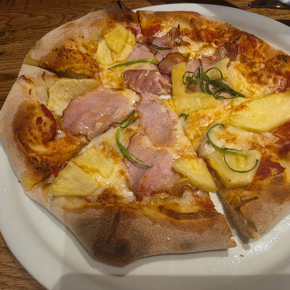 California Pizza Kitchen - Hawaiian pizza - Pizza Near Me - Naples, Florida California Pizza Kitchen - Hawaiian pizza - Pizza Near Me - Naples, Florida